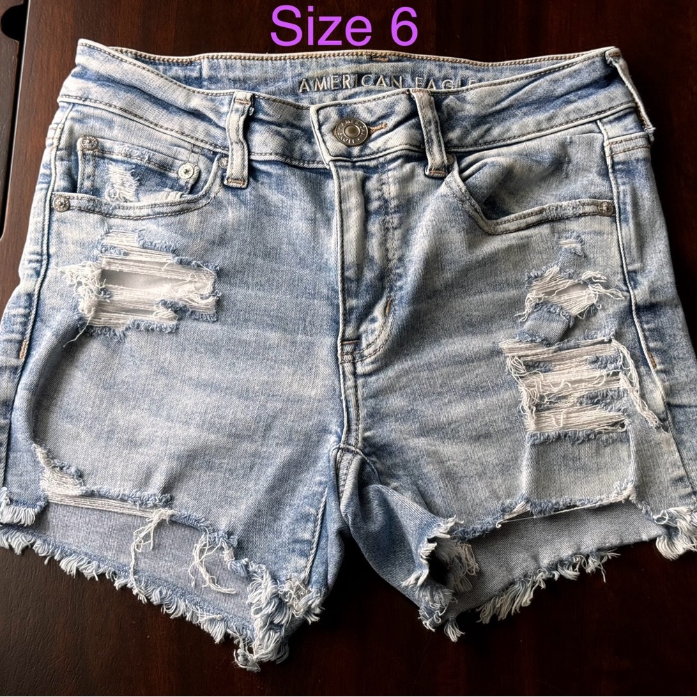 Midi waist American Eagle shorts